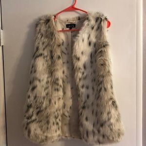 Rue 21 faux fur vest